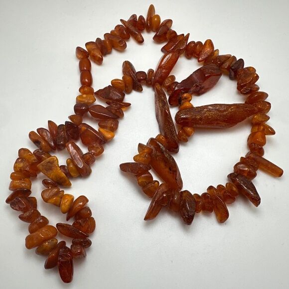 Unbelievable 25" long ALL AMBER graduated chip necklace! - Picture 4 of 12